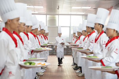 廣西華南烹飪技工學(xué)校2021年熱門高薪專業(yè)單招啟動(dòng) 餐飲管理專業(yè)詳解